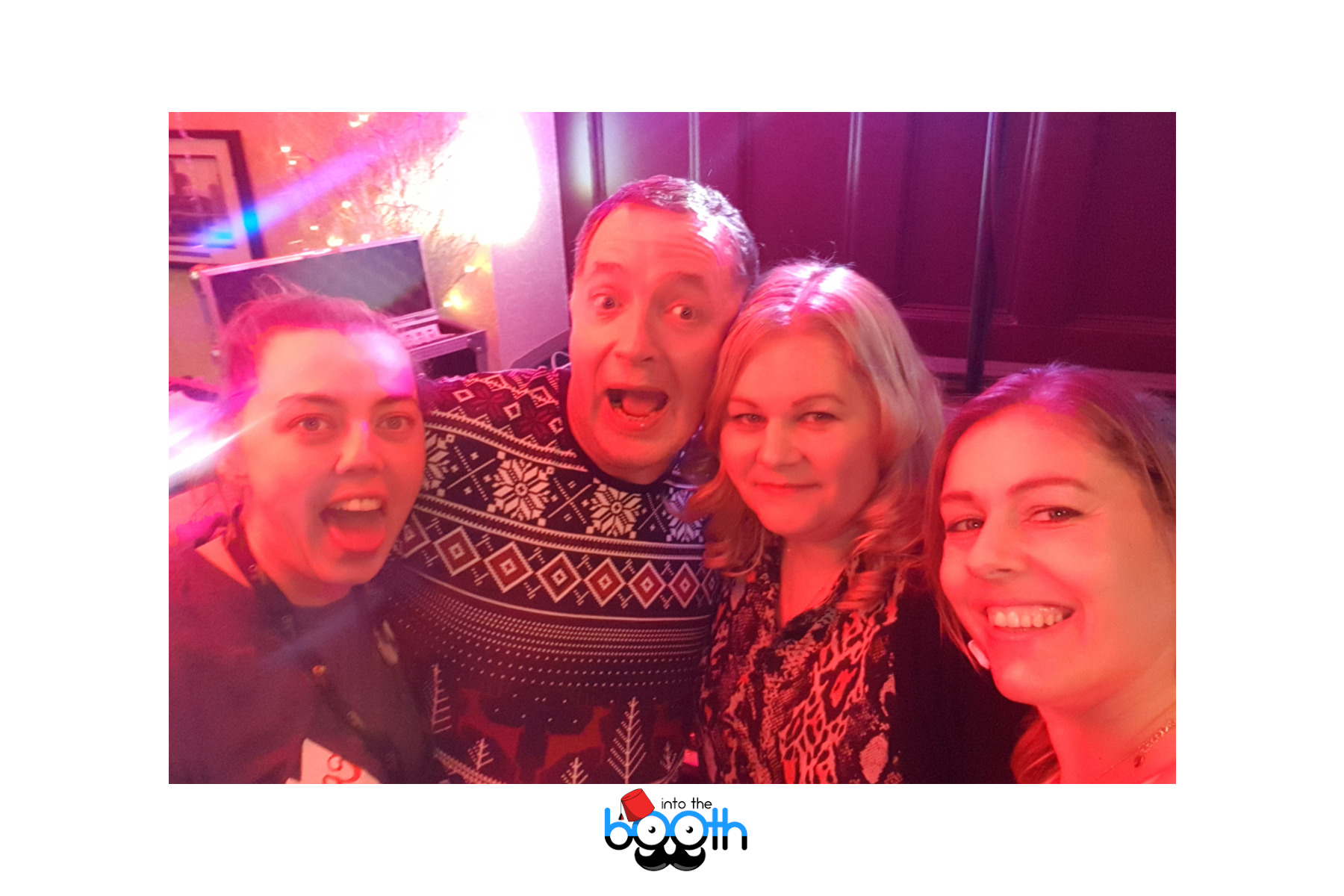 Nags Head Christmas Quiz 2019 | View more photos from the event at gallery.intothebooth.co.uk/u/IntoTheBooth/Nags-Head-Christmas-Quiz-2019